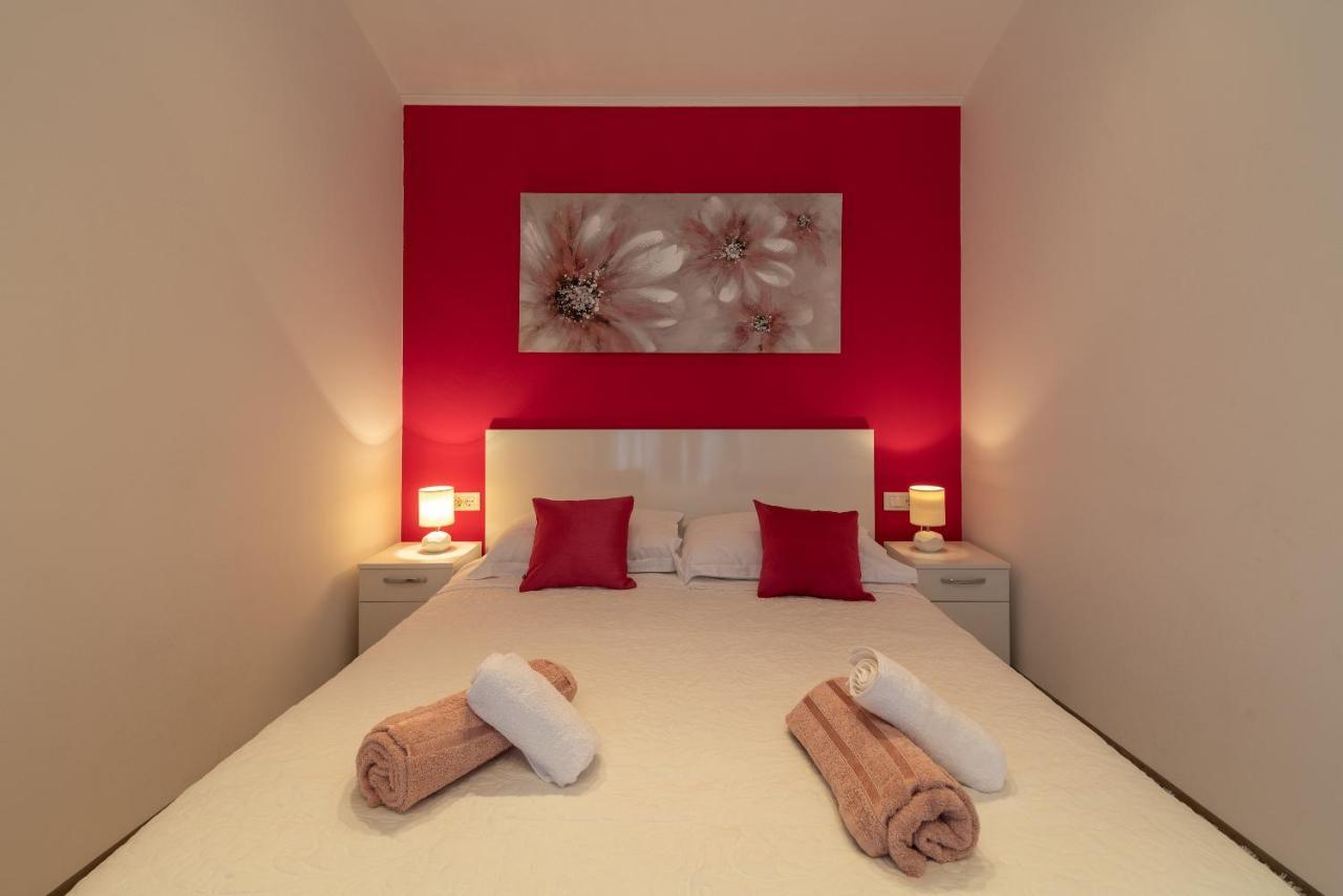 Apartment Roko Trogir Exterior photo